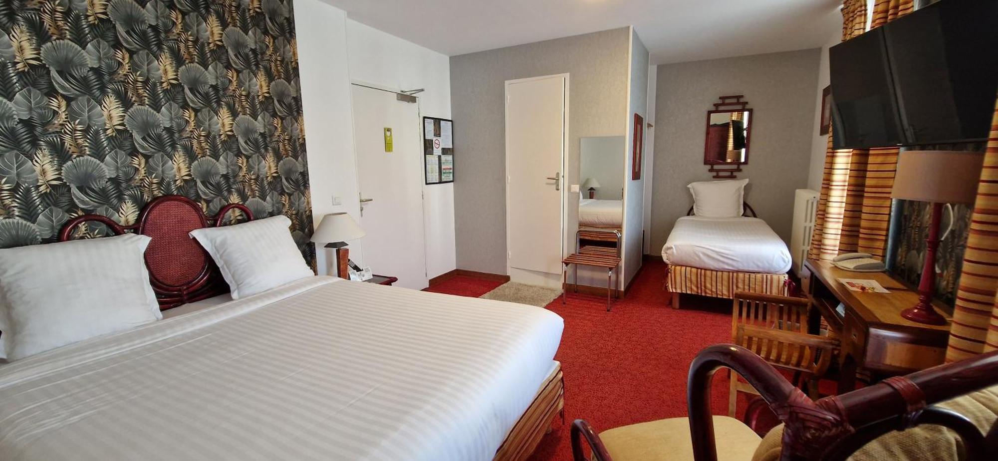 Brit Hotel Essentiel Pontivy Robic Bagian luar foto