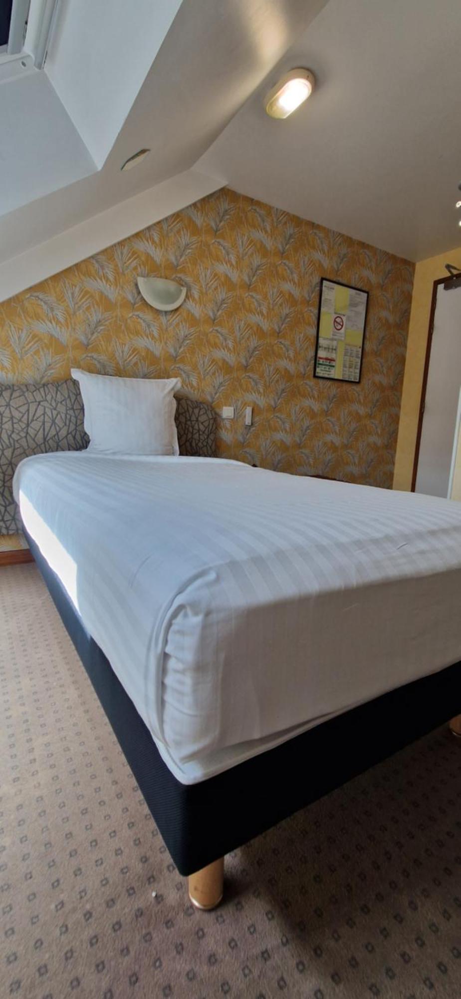 Brit Hotel Essentiel Pontivy Robic Bagian luar foto
