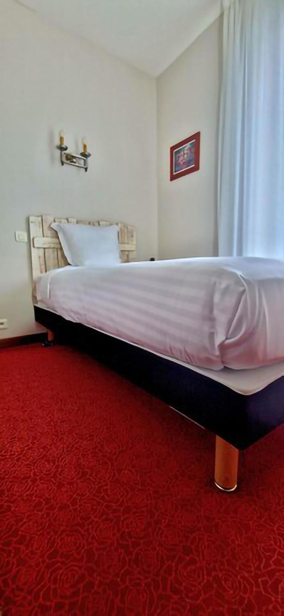 Brit Hotel Essentiel Pontivy Robic Bagian luar foto
