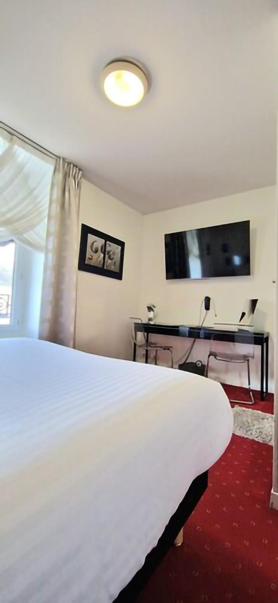 Brit Hotel Essentiel Pontivy Robic Bagian luar foto