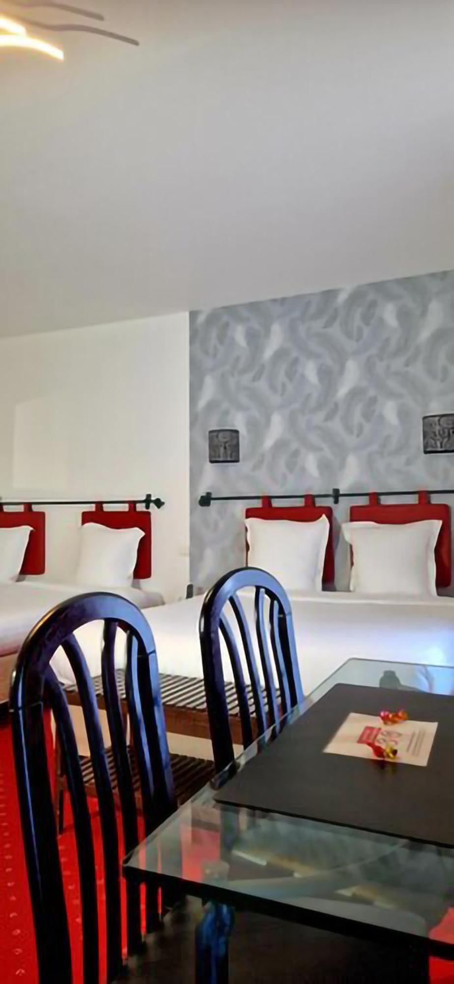 Brit Hotel Essentiel Pontivy Robic Bagian luar foto
