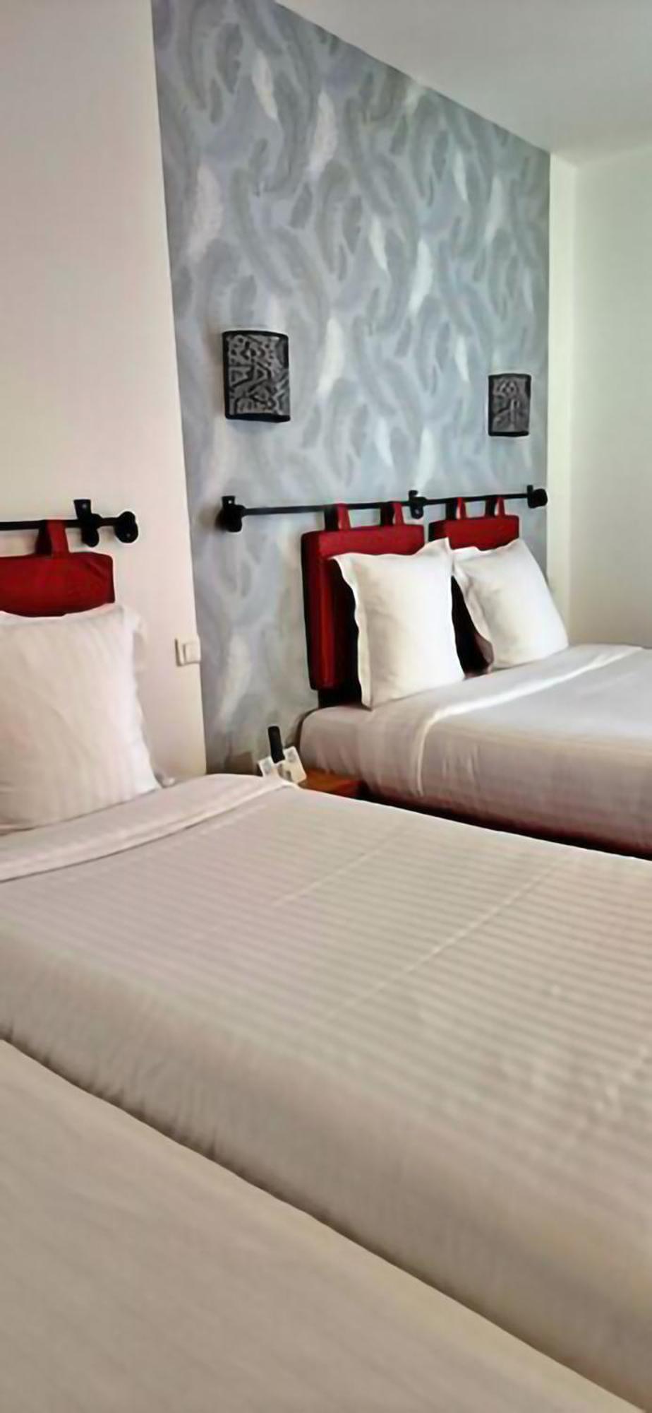 Brit Hotel Essentiel Pontivy Robic Bagian luar foto