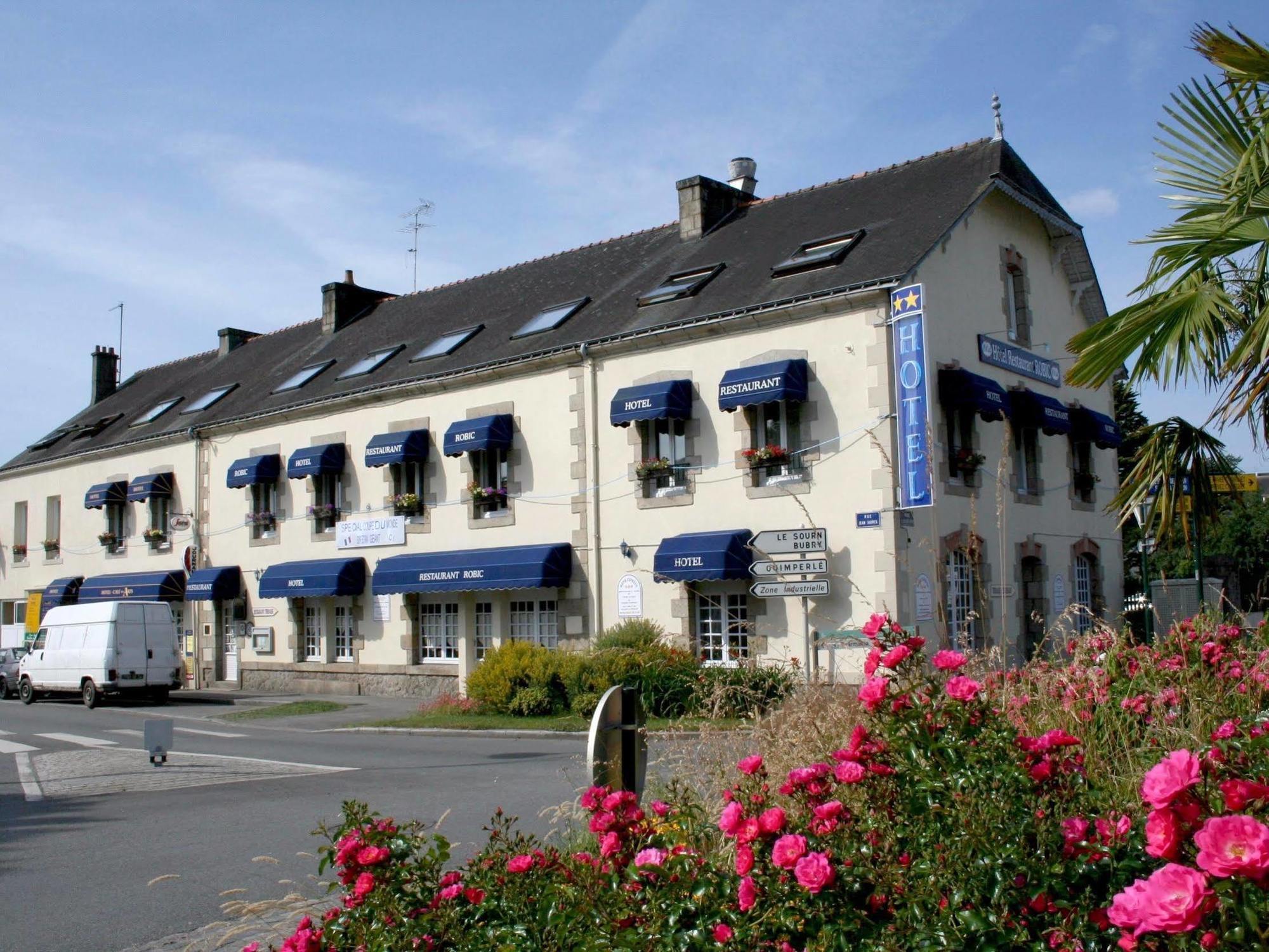 Brit Hotel Essentiel Pontivy Robic Bagian luar foto