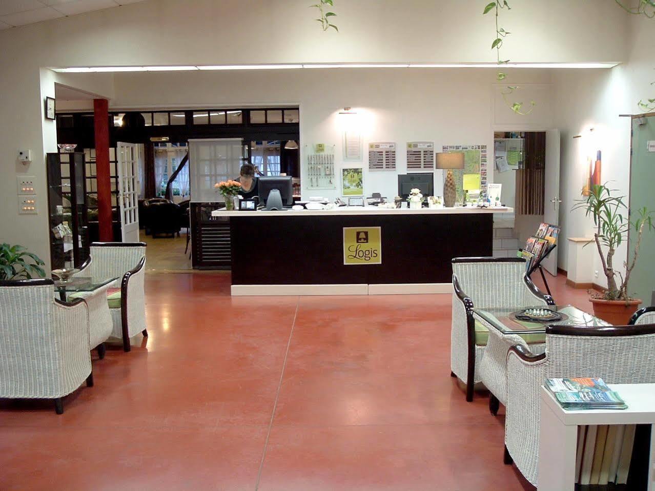 Brit Hotel Essentiel Pontivy Robic Bagian luar foto