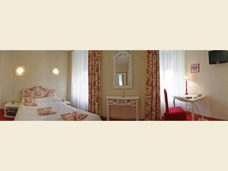 Brit Hotel Essentiel Pontivy Robic Bagian luar foto