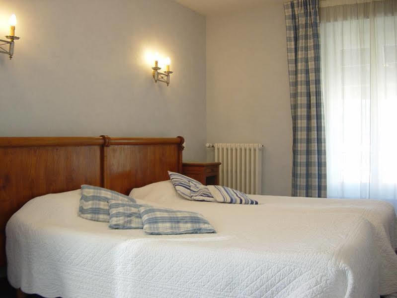 Brit Hotel Essentiel Pontivy Robic Bagian luar foto
