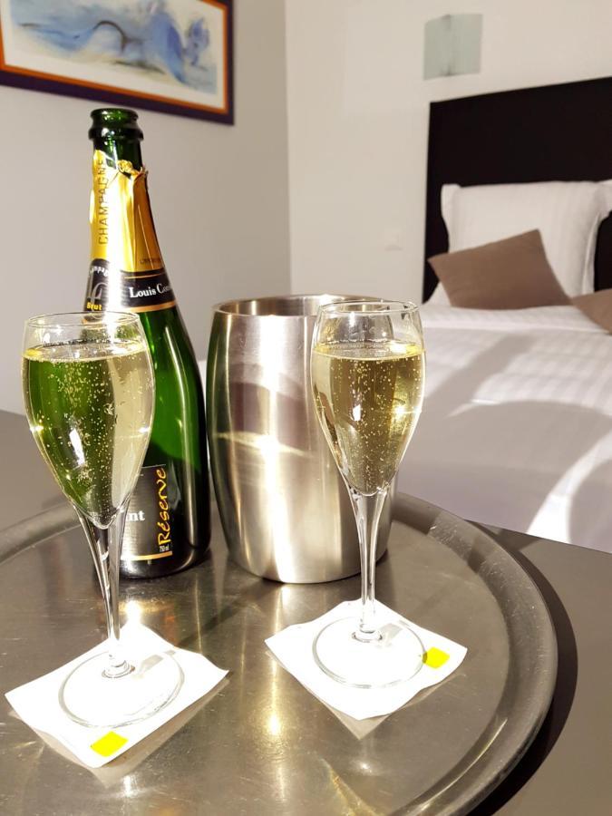 Brit Hotel Essentiel Pontivy Robic Bagian luar foto