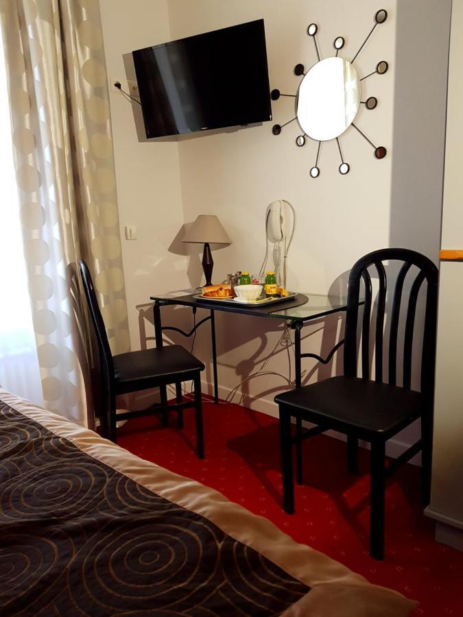Brit Hotel Essentiel Pontivy Robic Bagian luar foto