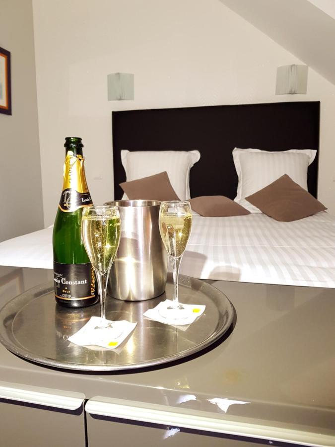 Brit Hotel Essentiel Pontivy Robic Bagian luar foto